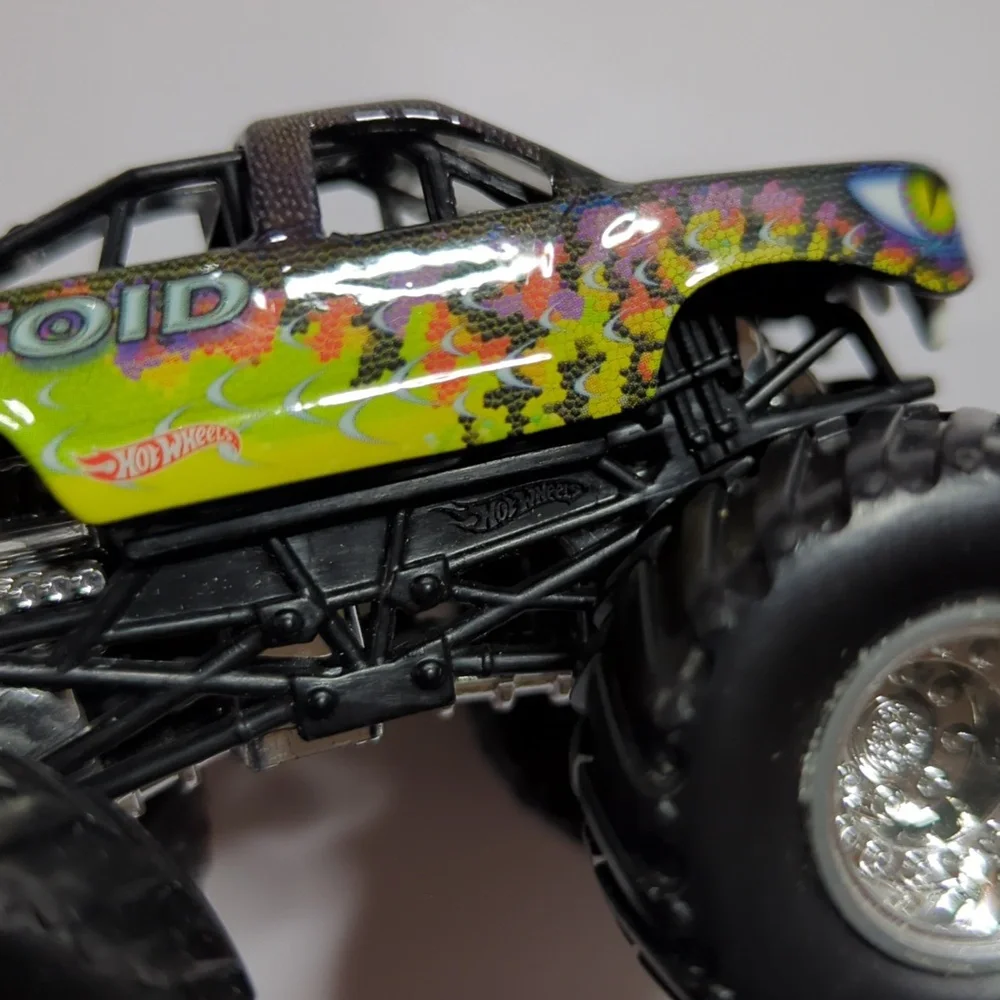 Hot Wheels Monster Jam Monster Trucks Metal Mulisha Reptoid Northern Exposure 64